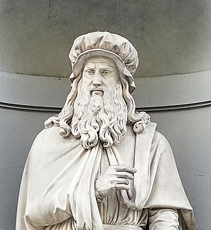 Leonardo Da Vinci statue